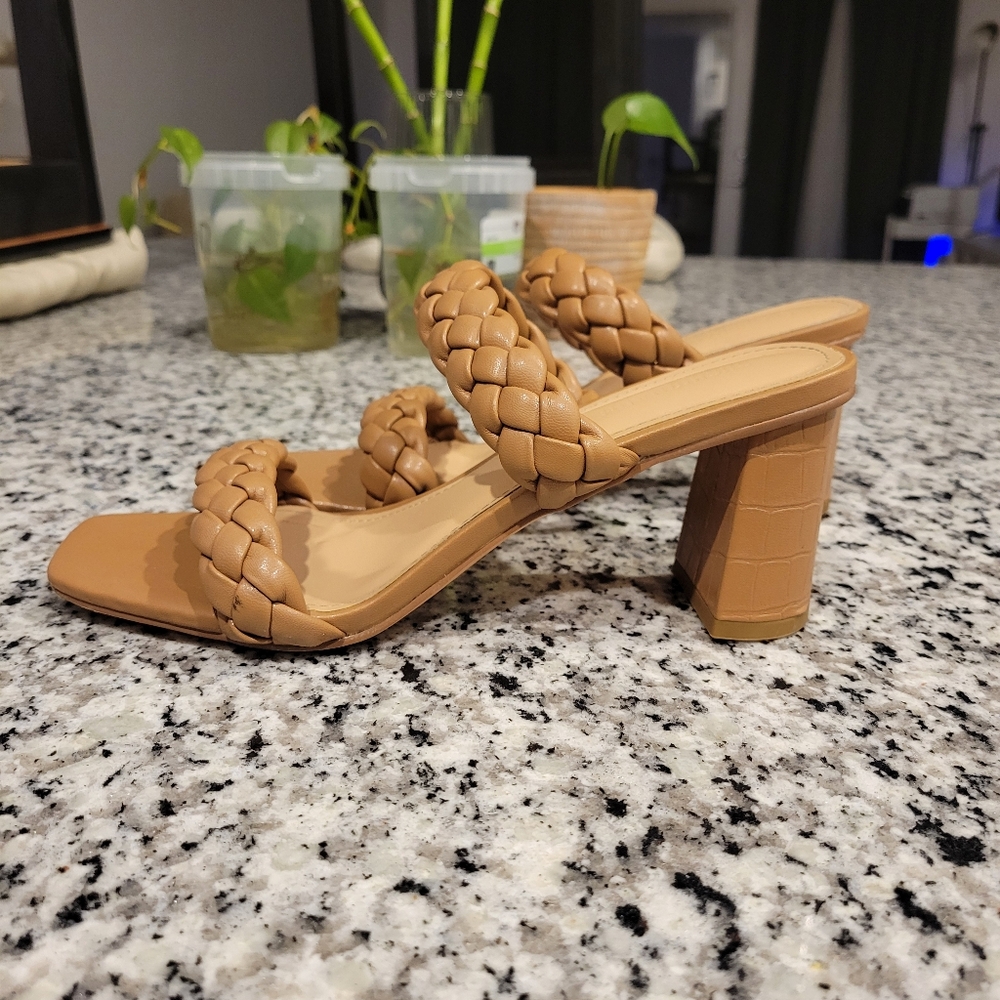 Cushionaire Braided Sandal
